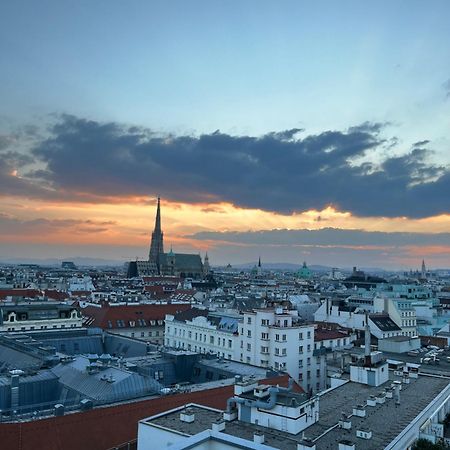 Center Apartment With 360° Rooftop Bécs Kültér fotó